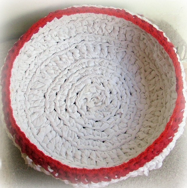 Huge crochet basket - red and white - the perfect organizer