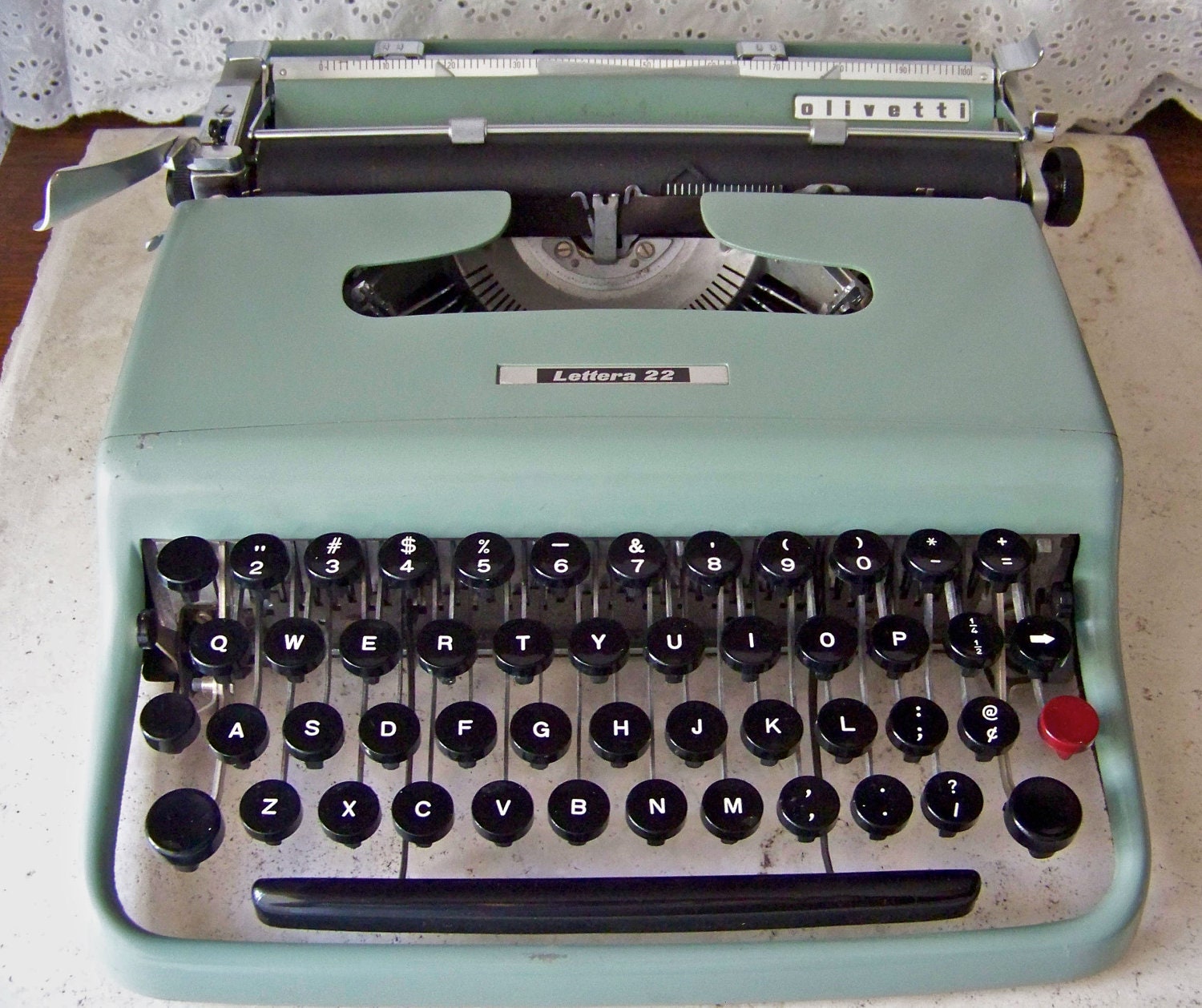 Vintage Typewriter Olivetti Lettera 22 1950s