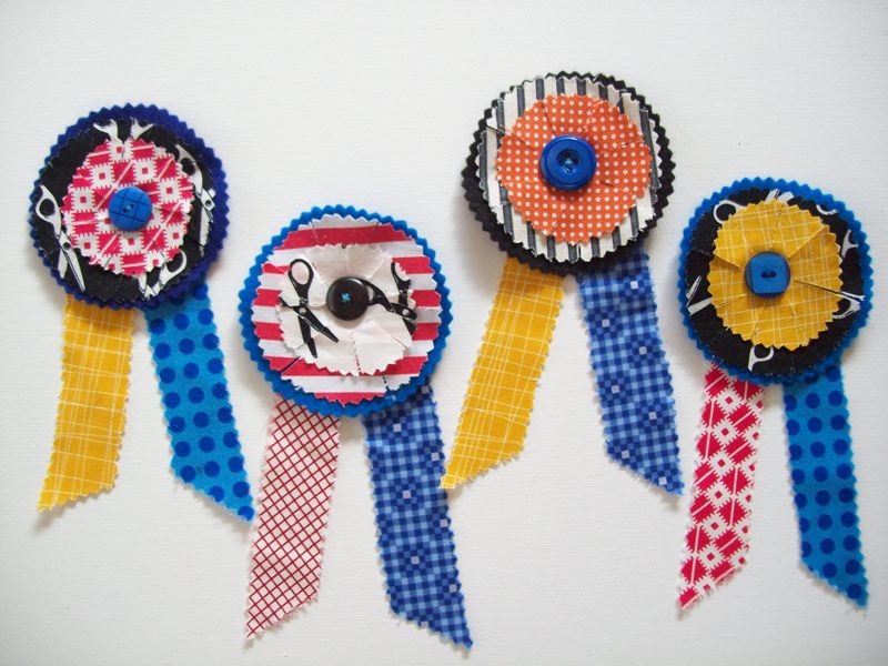 Boys / Girls  Preppy Ribbon Badges, Winner Pins, Party favors, Set of 5
