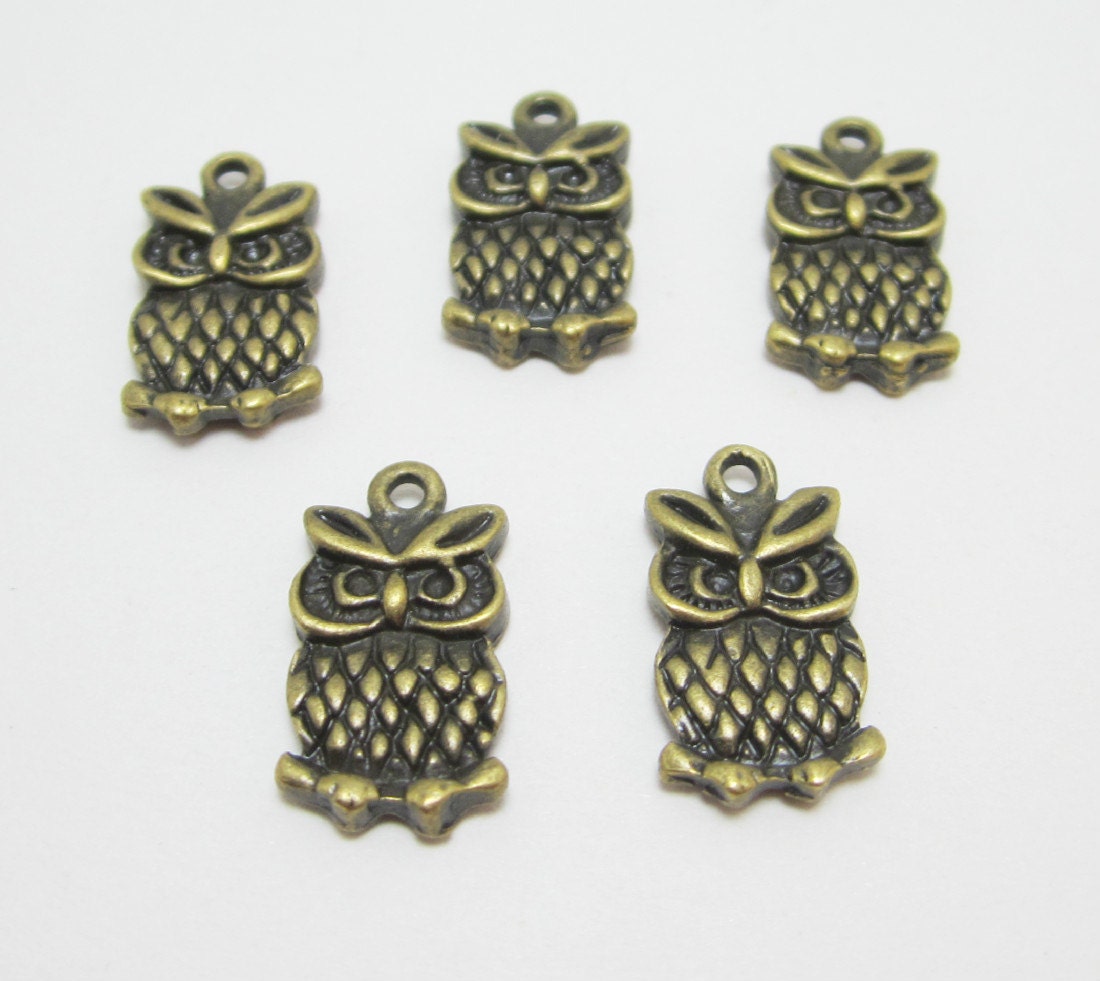 5 Bronze Owl Charms    4004