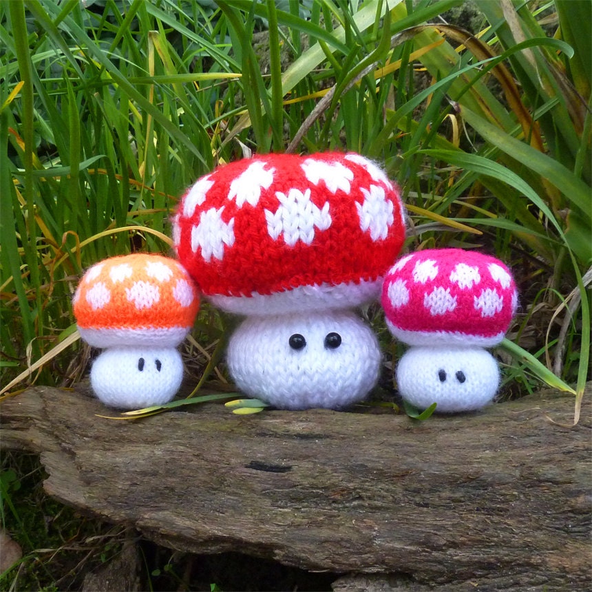 Knit Pattern Mushroom Toy amigurumi Softie or Pincushion - PDF Toadstool knitting polka dot - photo tutorial