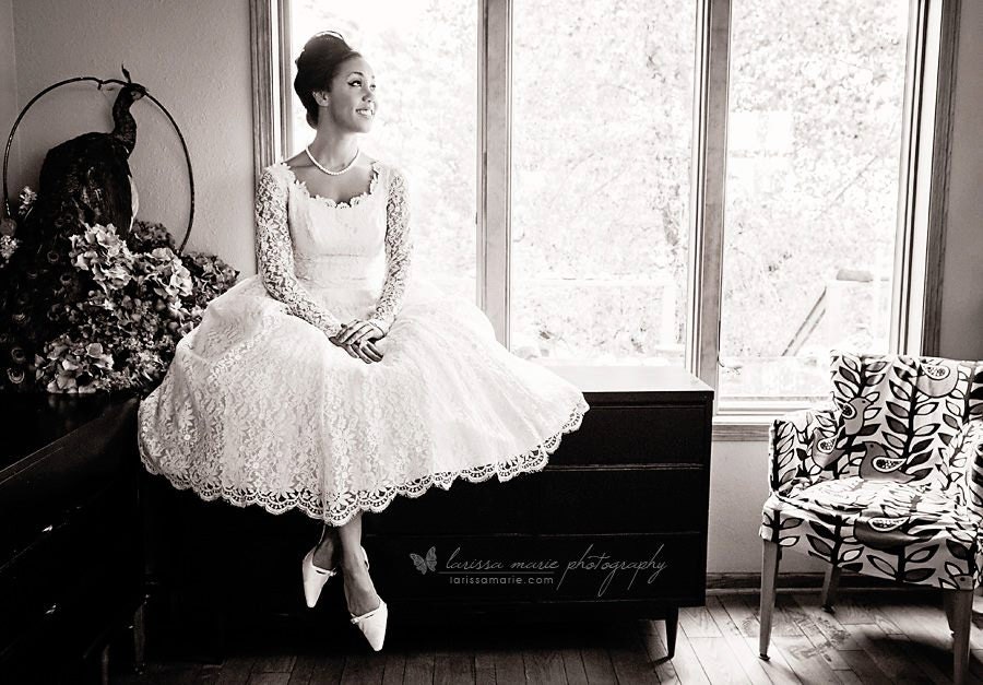1950s Vintage Ivory Lace wedding dress bridal gown tea length retro style with sleeves