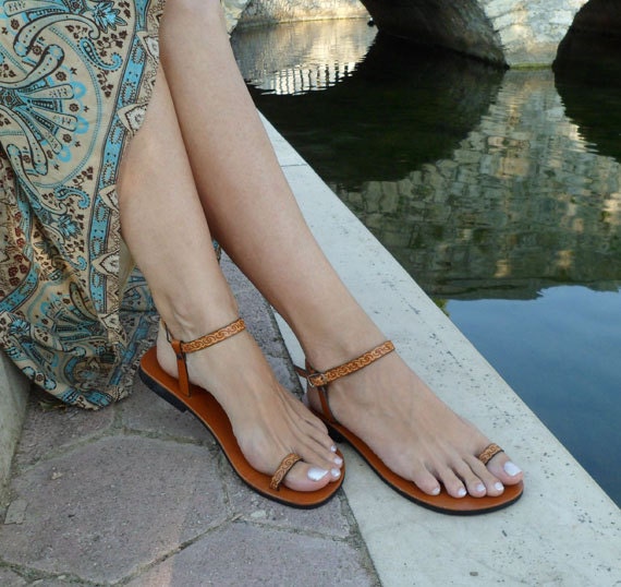 Lovely and Delicate Toe  Ring Ankle Strap With Design Barefoot Sandals In Tan - Dream