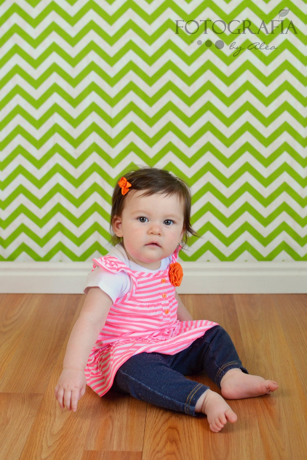 Anti-Wrinkle - Photography Backdrop - Green Zig Zag  - 5.5' x 4.5' IN STOCK