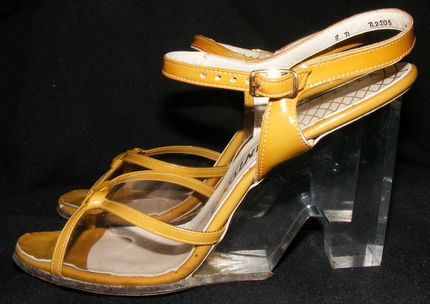 30% Off Select Shoes Sale/ Lucite Darling D'Antonio NY Vintage 1970s Butterscotch Yellow Leather Designer Shoes US 8 N