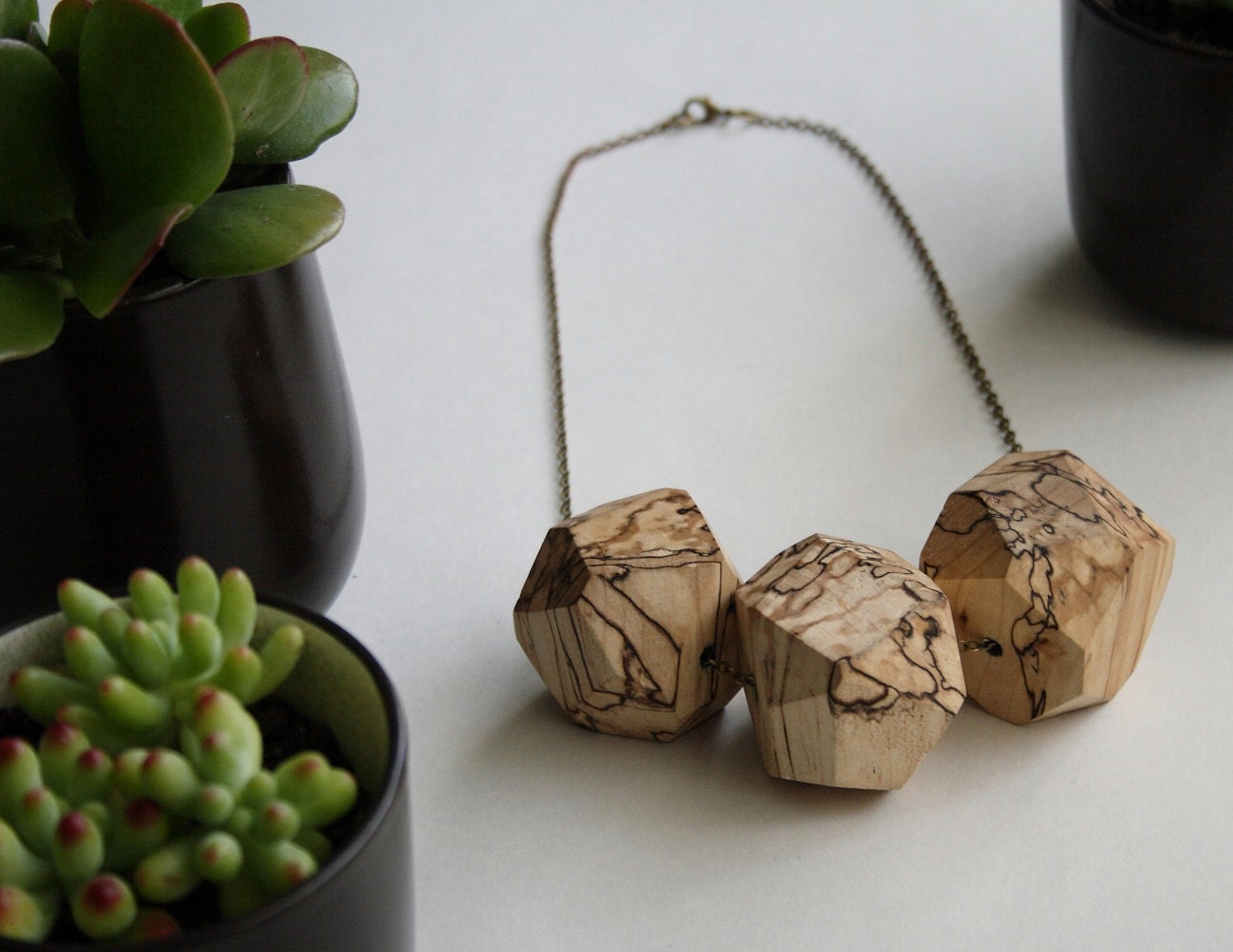 Faceted maple trio necklace