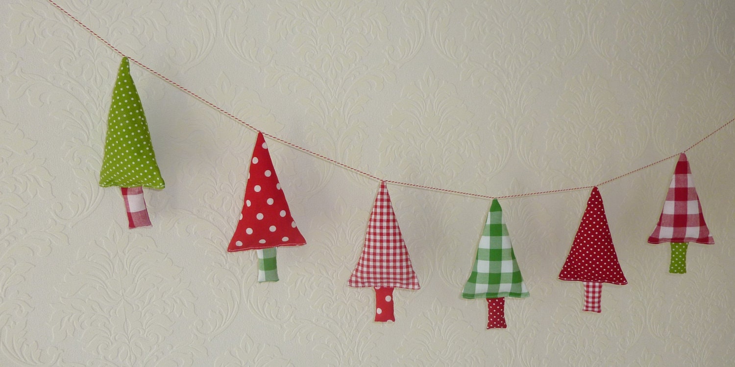 Fabric Christmas Tree Garland Banner Bunning, Pennant in green, red and white