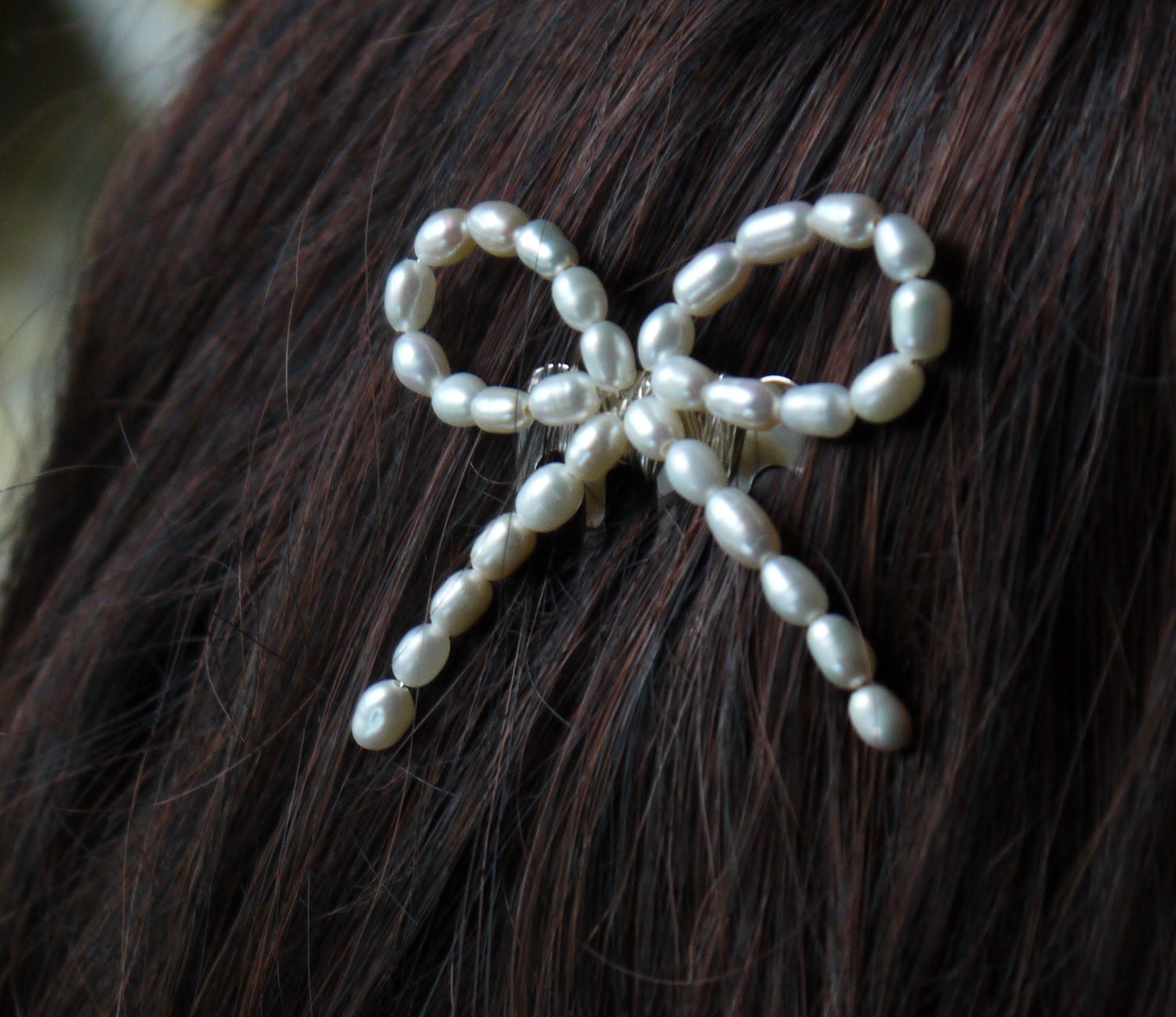 ivory pearl bow freshwater pearls on a silver plated hair comb slide clip for cute vintage style