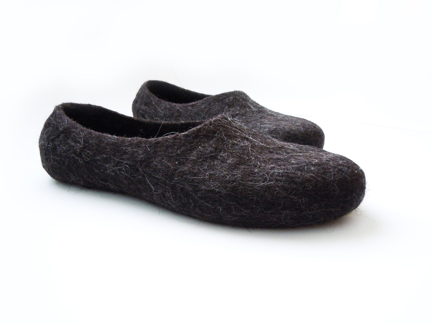 Eco friendly natural black color hand made felted men slippers