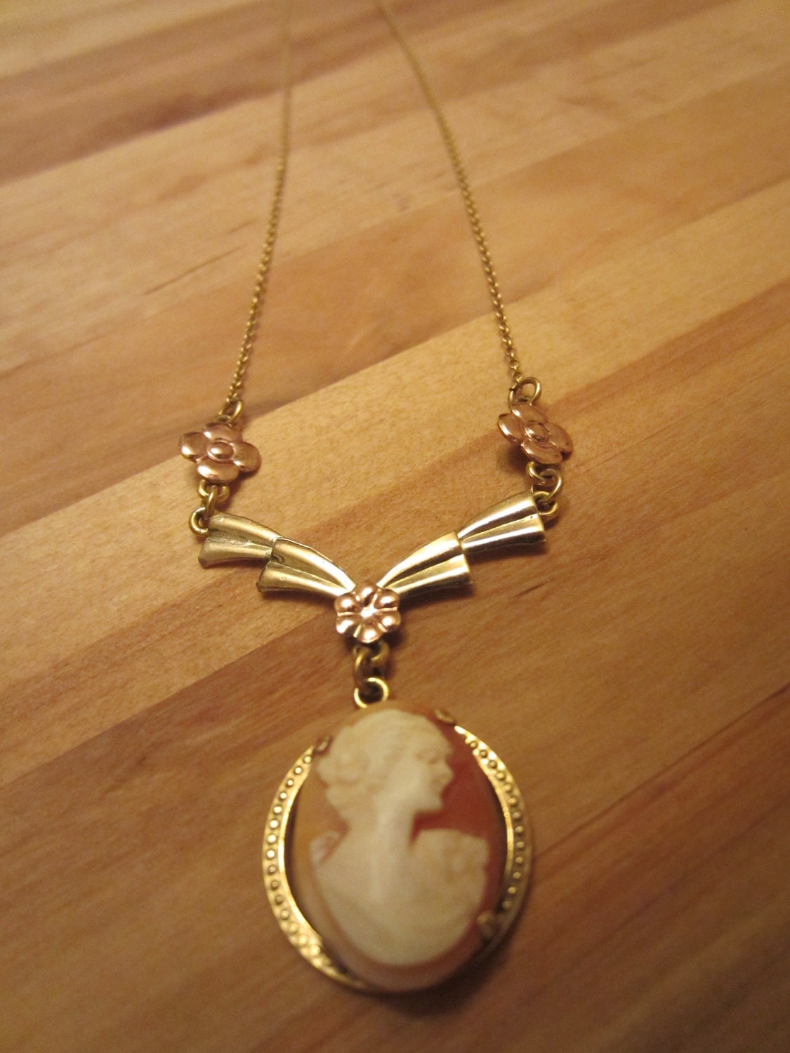 cameo carved shell necklace Gold filled vintage