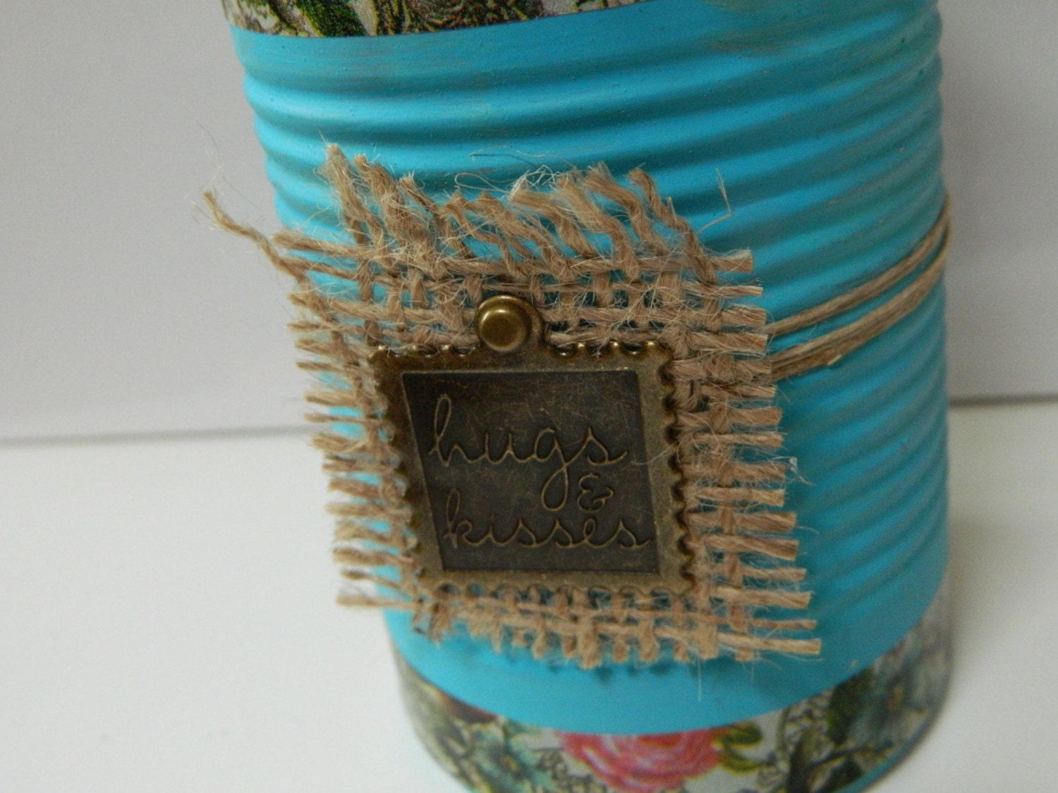 Shabby Chic -Upcycled- Field of hearts and roses - Aluminum container - Hugs and Kisses- FREE SHIPPING.