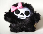 Plush skull monster:  Skully with the skull face