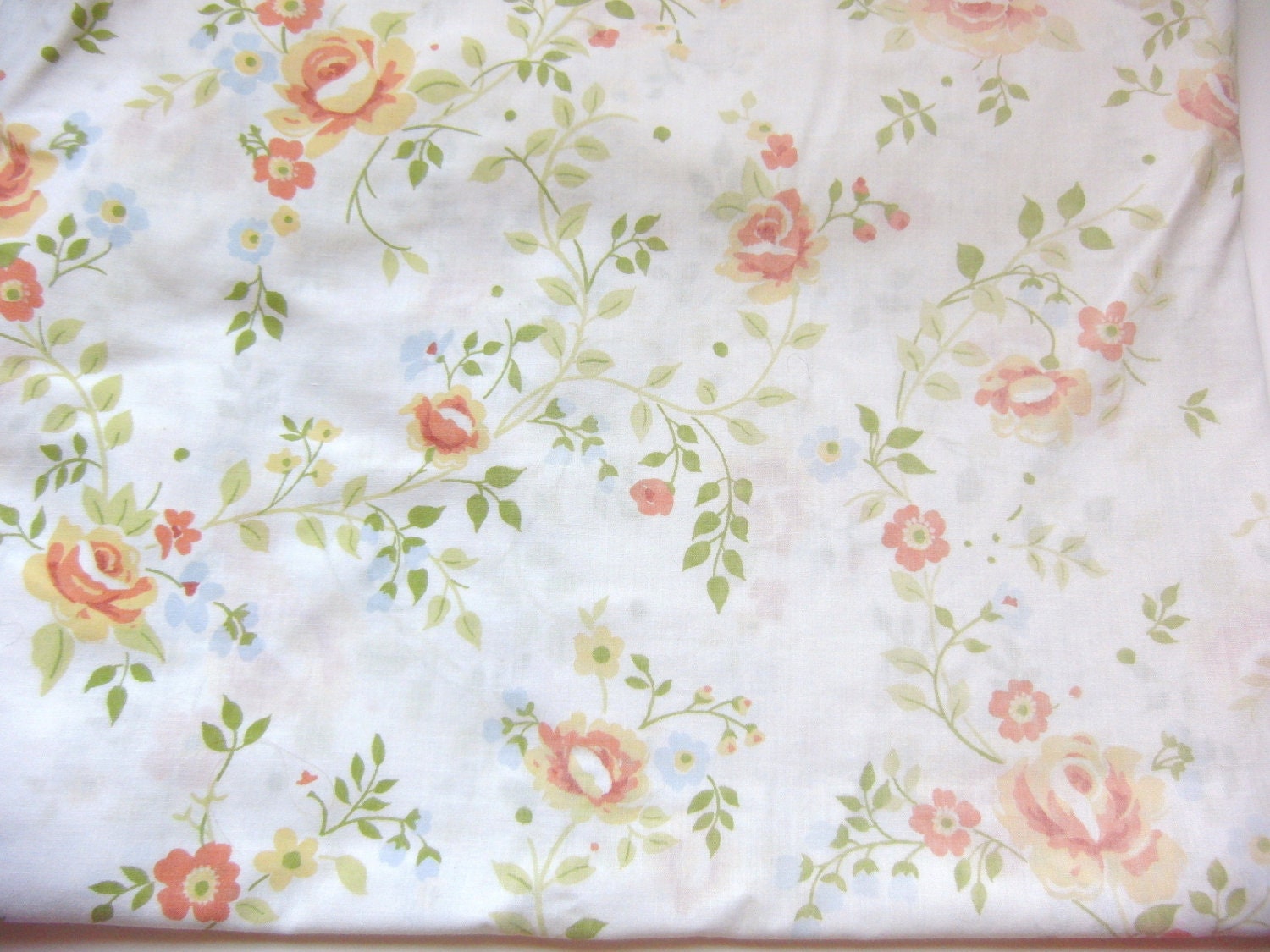 Vintage Twin Fitted Sheet  - Warm Gold Roses