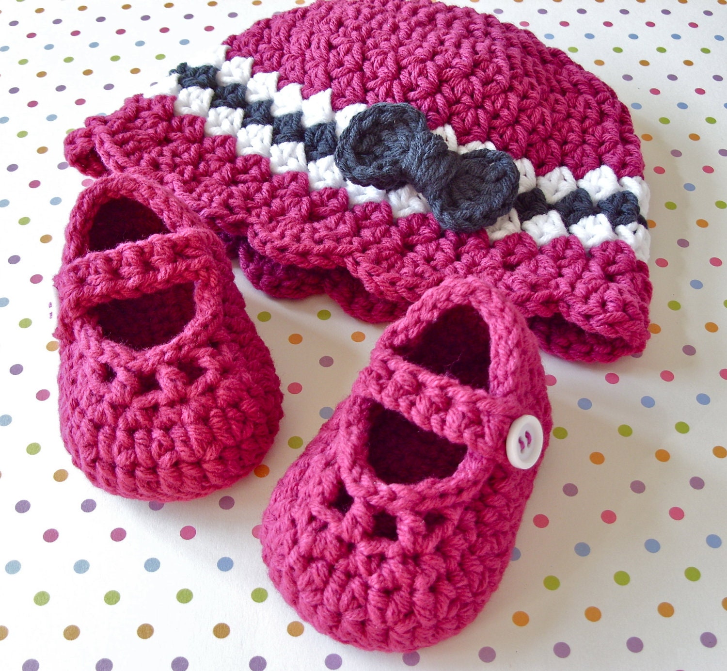 Baby Girl Booties and Hat Set- Modern Crochet Mary Jane Shoe - Cloche Hat Bow - Infant Size 3 to 6 Months - Gift Boxed