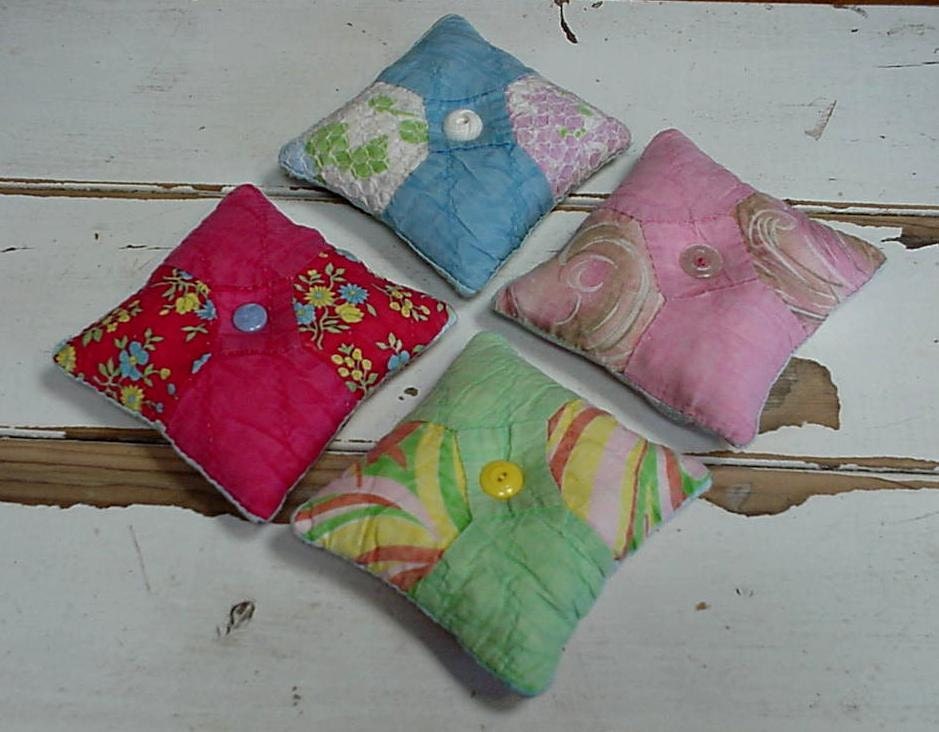 Bowtie Patchwork Pincushion Folk Art Vintage Cutter Quilt Feed Sack Primitive Sewing Pin Keep itsyourcountry