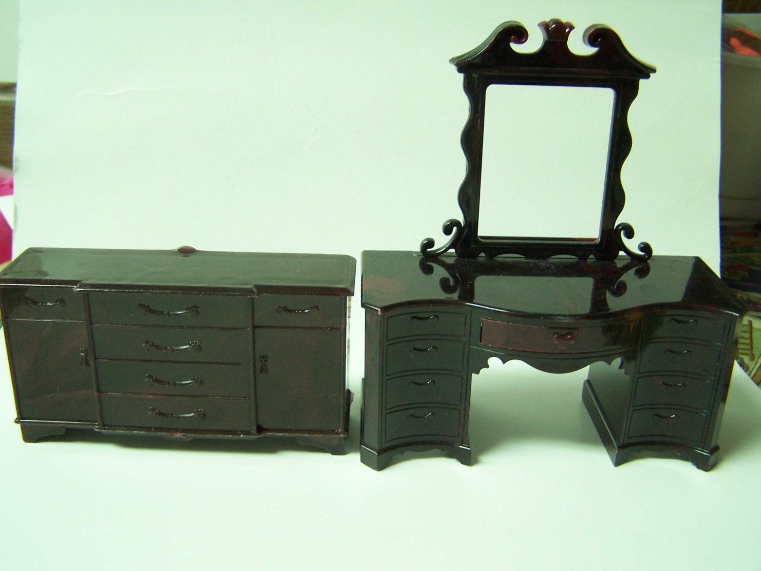 Vintage Ideal Art Deco Vanity Dresser  Sideboard Doll House   Toy Furniture Hard Plastic