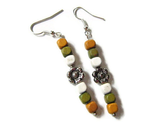 Daisy and Vintage Beads Earrings