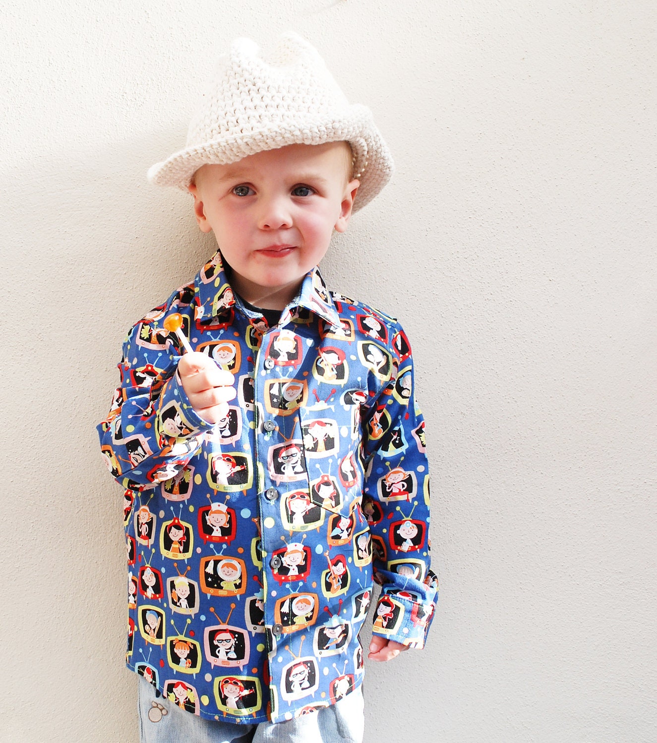 Boys shirt-retro TV at work print.