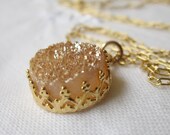 Druzy necklace, 14k gold filled necklace, Peach Druzy quartz pendant necklace, 10mm round stone, Vintage necklace, Bridal necklace