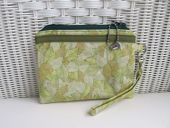 Handmade Green Zippered Wristlet  / Padded Pouch / Womens Wristlet