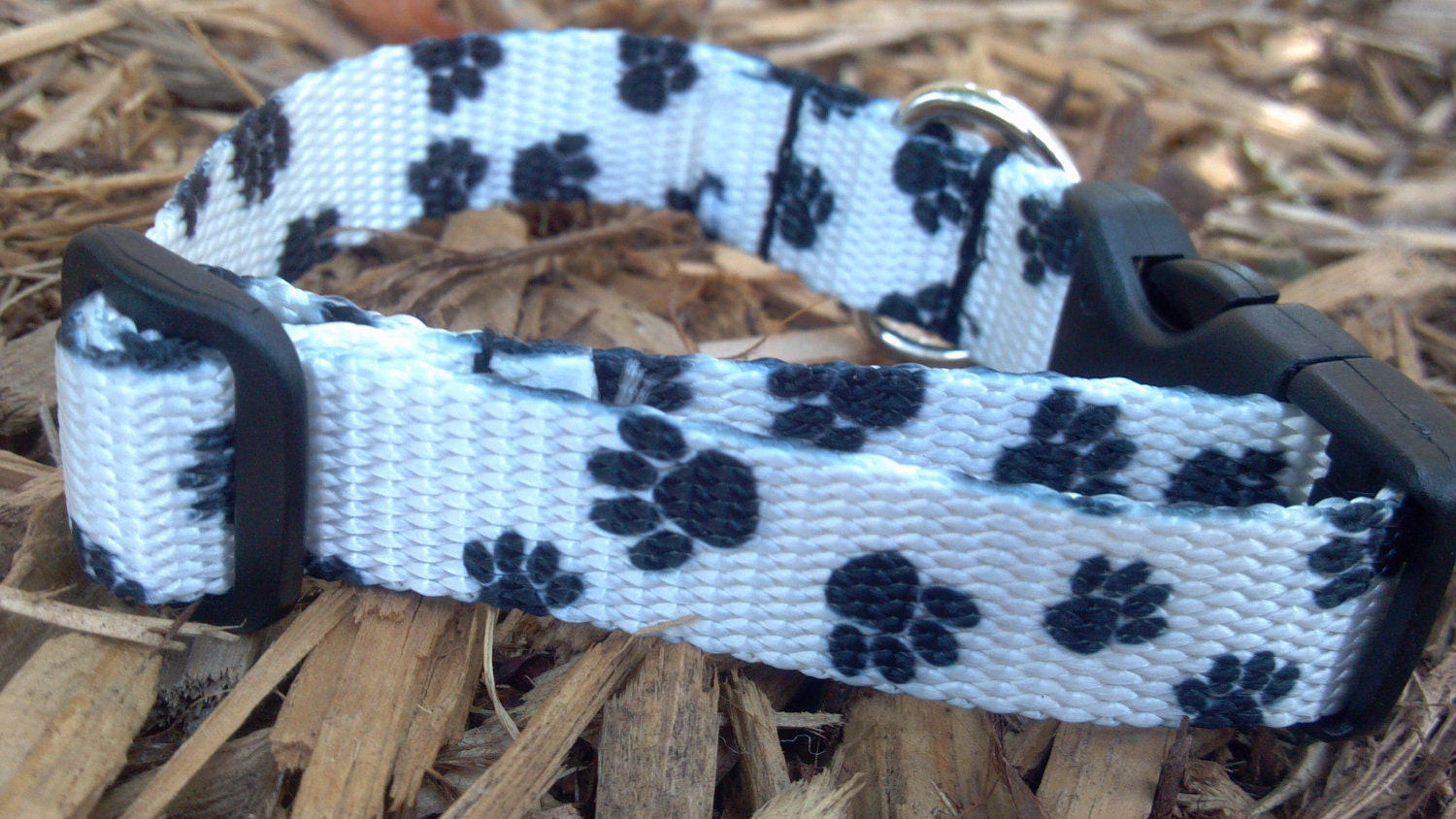 White with Black Paw Prints Nylon Dog Collar (size Large)