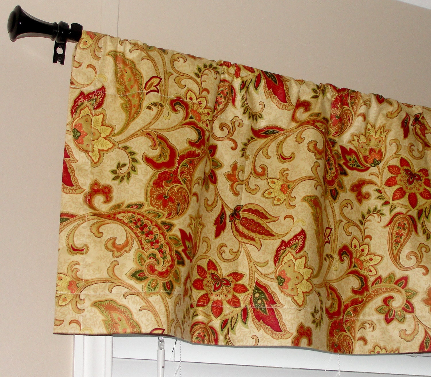 Waverly Designer Paisley Valance 50" wide x 16" long Beautiful Flowers Lined with Cotton Muslin Red Green Orange Metallic Gold