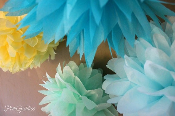 8 Tissue Paper Poms / Wedding Decorations / Baby Shower Decorations / Birthday Party / Nursery Decor / Baby's room Il_570xn