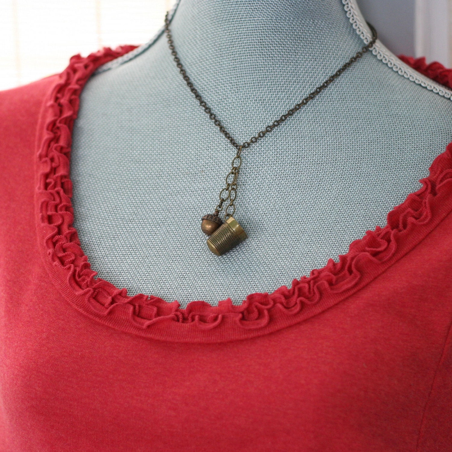 Peter Pan and Wendy Thimble and Acorn Kisses in Aged Brass