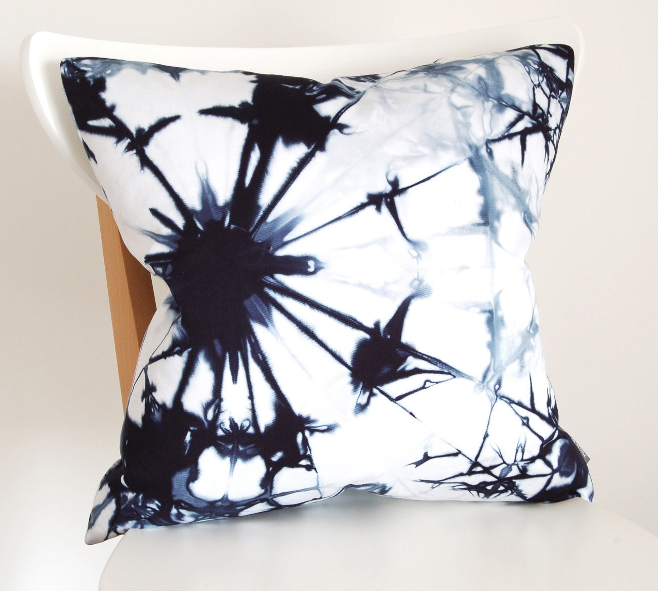Navy Organic Cotton Shibori Pillow Cover - 18 x 18 inches - Marine