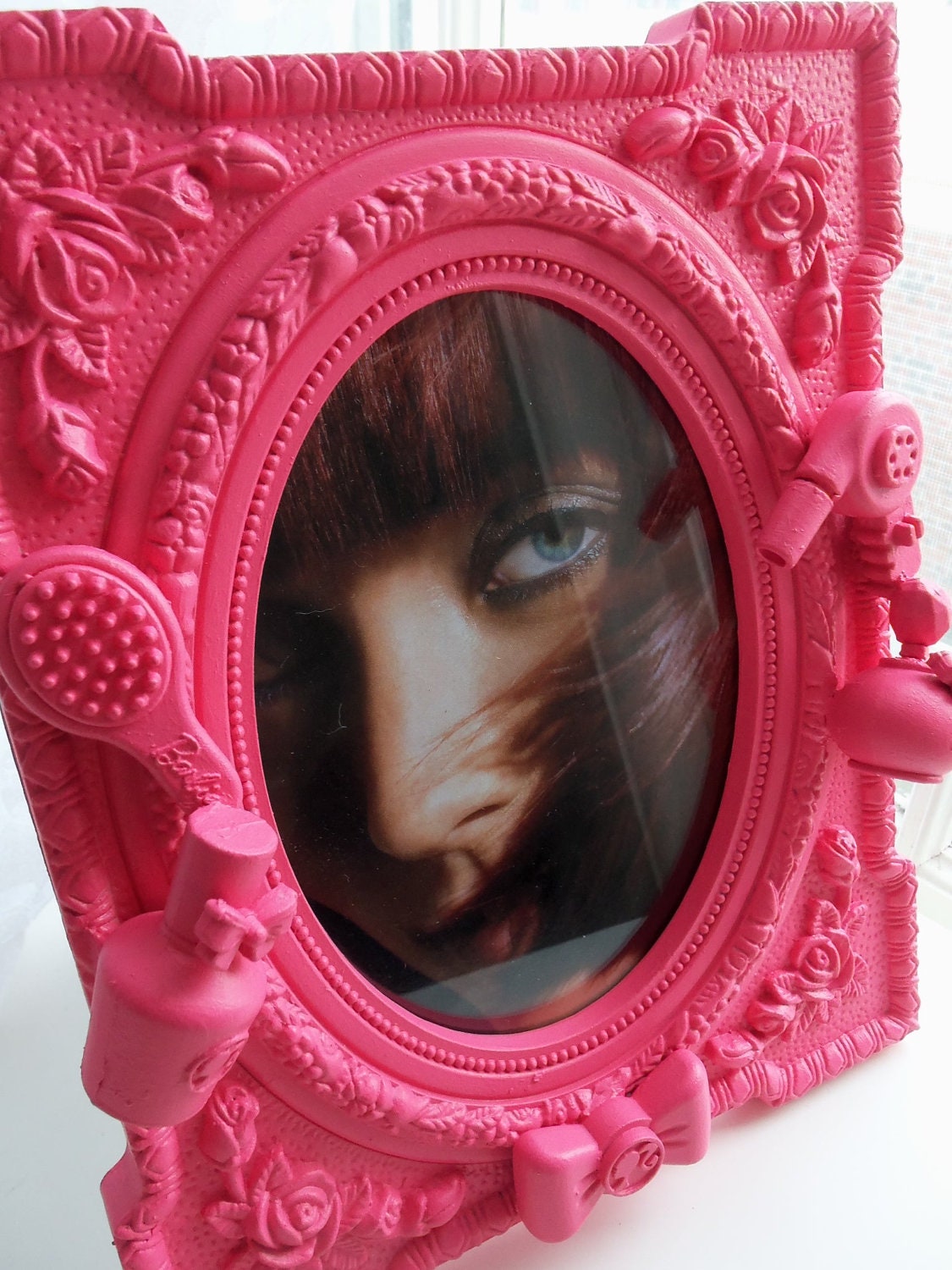 pink girly Barbie bow and blow dryer picture frame