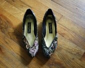 Vintage Woven Embroidered Floral Tapestry Slip Ons Sz. 6.5