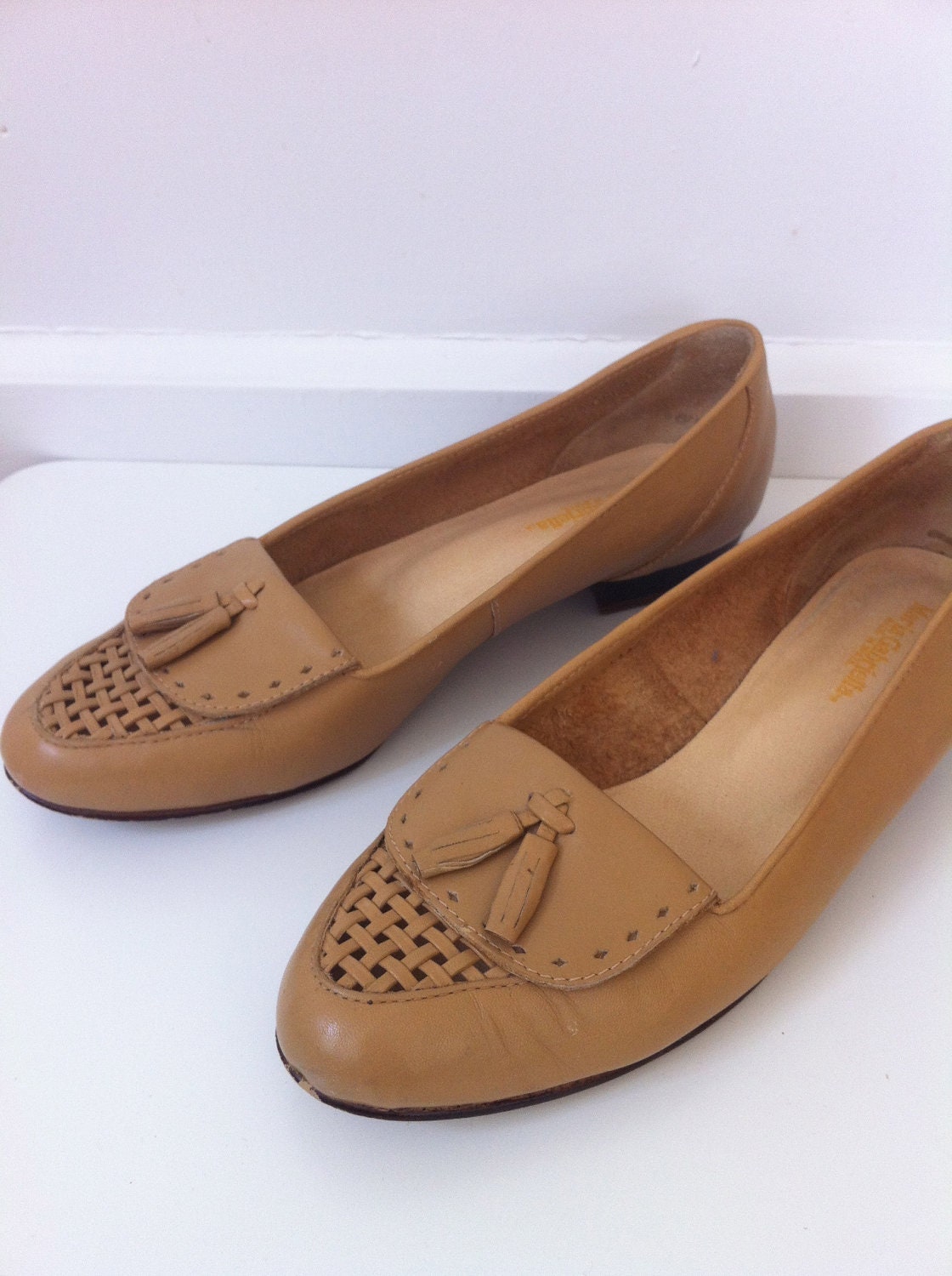 Adorable Vintage Loafers with Tassel and Woven Toe Size 7M