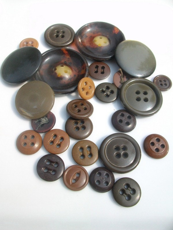Rustic Vintage Brown Buttons / Crafting / Sewing / Scrap booking