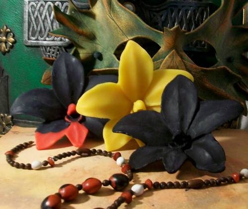 Orchid Black Beeswax Floating Candle