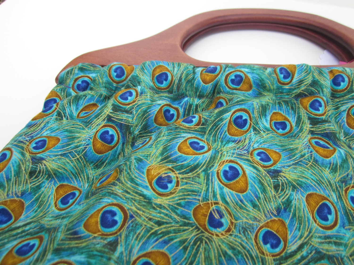Peacock print wooden handled retro handbag