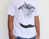 Apple T- Shirt- Men Unisex T-shirt screenprint apple fruit on Short Sleeved White T-shirt Available In SizeS, M,L.