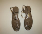taupe shoes 7 5,peep toe heels,taupe,women shoes 7 5,chunky heel 7 5,naturalizer sandals,naturalizer,taupe heel,taupe women shoes,