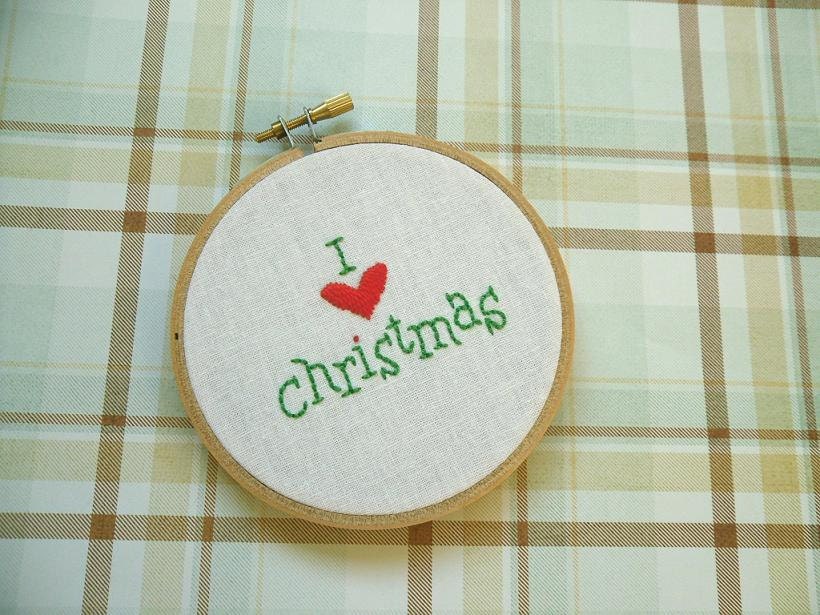 Hand Embroidery - I Love Christmas - Holiday Decoration 4 inch embroidery hoop art, wall decor
