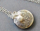 Round Silver Locket Necklace, Mom Jewelry, Bridesmaid Necklace,  Victorian Locket, Small Silver Locket
