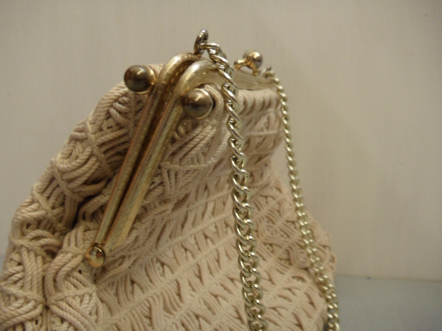 Vintage 1960s ivory clutch w golden strap