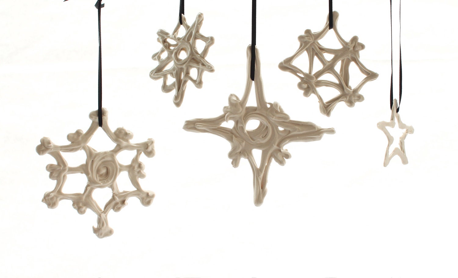 Stars and Snowflakes: Set of 5 Hand-Drawn Porcelain Ornaments - LandMstudio
