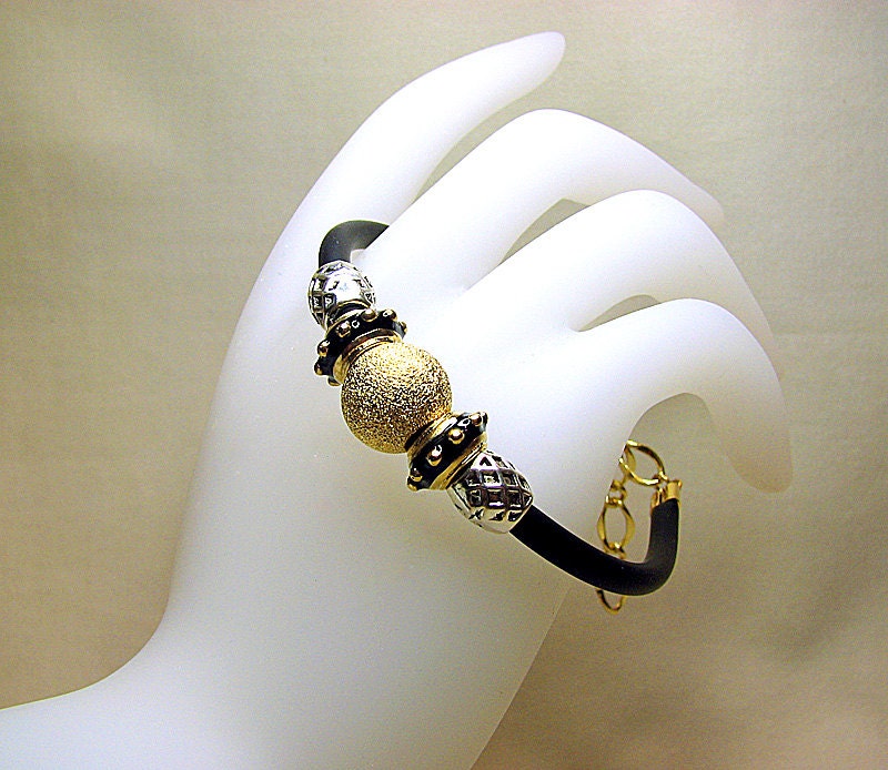 Black gold and silver beaded bracelet Mixed metal bracelet European style beads Urban chic black rubber bracelet Contemporary beaded jewelry