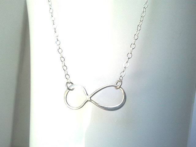 Infinity love circle Silver Pendant, Charm,Necklace - Graduation gift,bridesmaid gifts,Wedding jewelry, Best friend, Mom and sister Gift