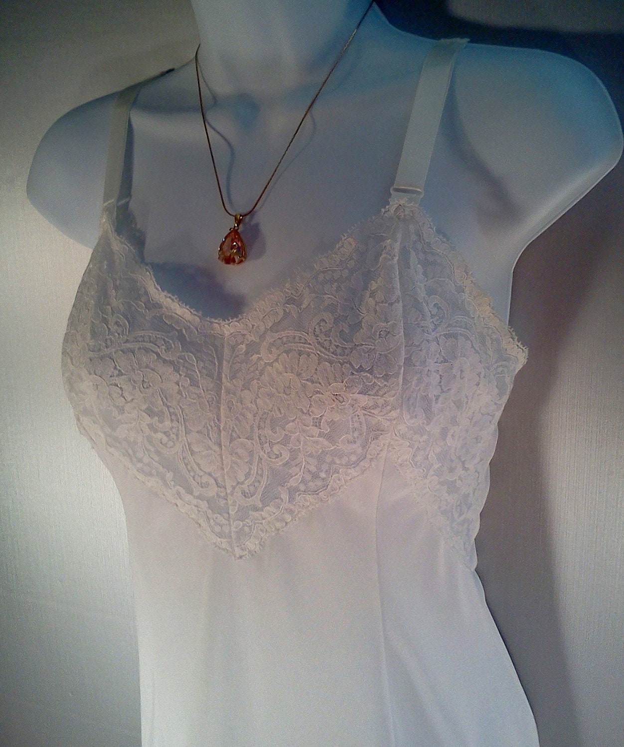 Vintage Full Slip White Lingerie Size 38 Large 1960-70's Wonder Maid Mad Men Sexy
