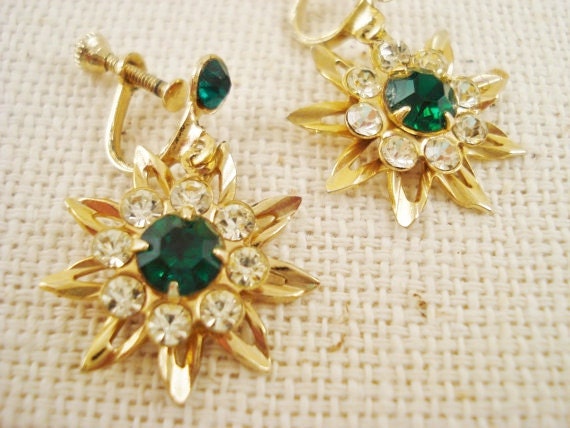 Vintage Brooch and Earrings / Emerald Rhinestones or Crystals / Brooch and Earring Set / Green Crystals