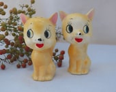Vintage Retro Cat Salt and Pepper Shakers- Collectible Ceramic Home Decor Accessory- Kitty Figurine Cute Gift for Home -