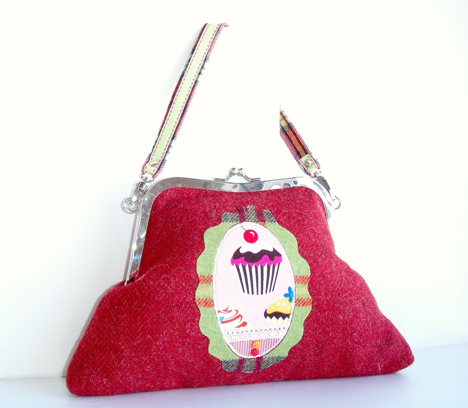 Wool Tweed Red Purse, Cupcake Purse, Cupcake Kiss Lock, Applique Purse