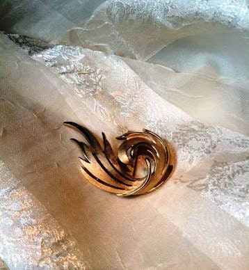 Beautiful Vintage Trifari Gold Feather Brooch Mid Century Estate Jewelry