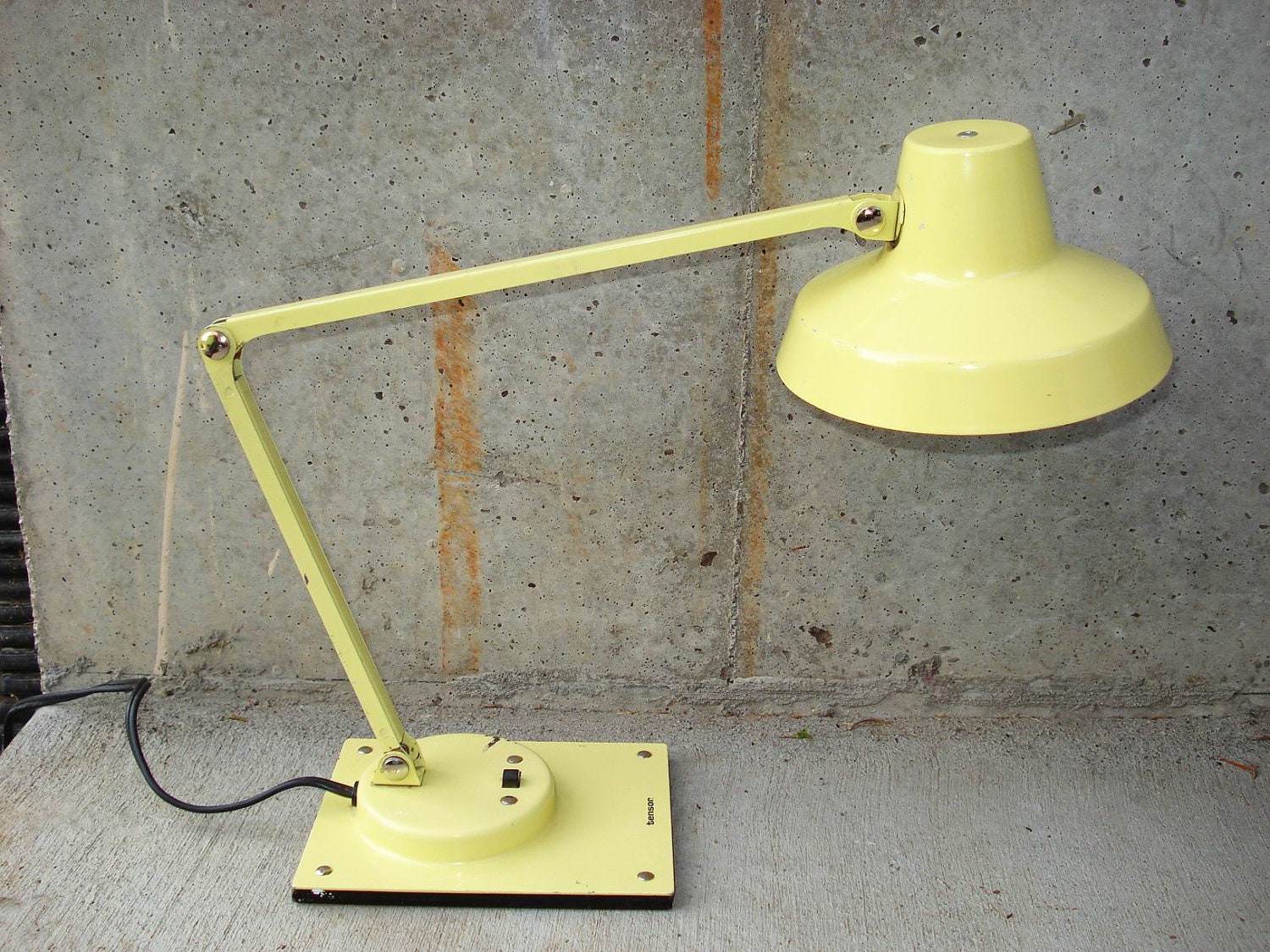 Mellow Yellow 1960s Tensor Desk or Bedside Lamp