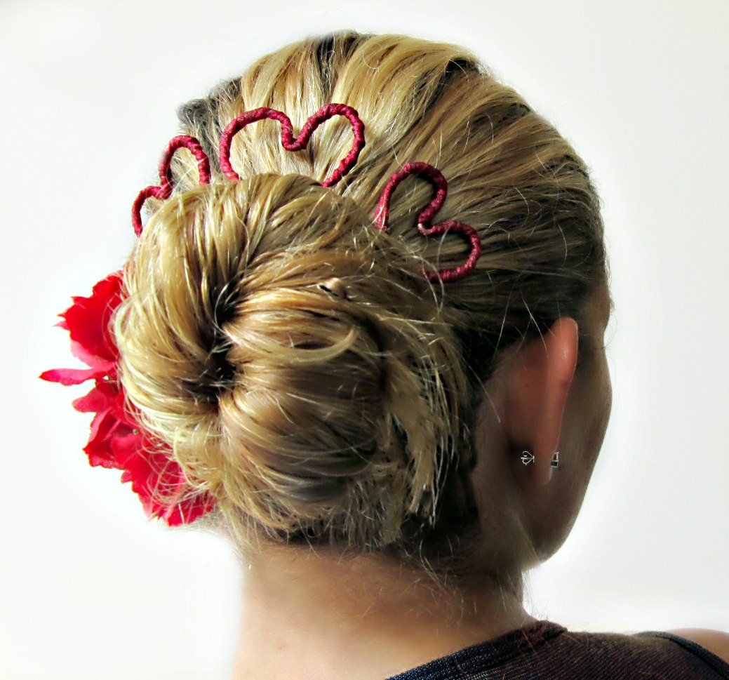 Queen of Hearts - whimsical Wonderland Bun Belt, flower crown for your bun